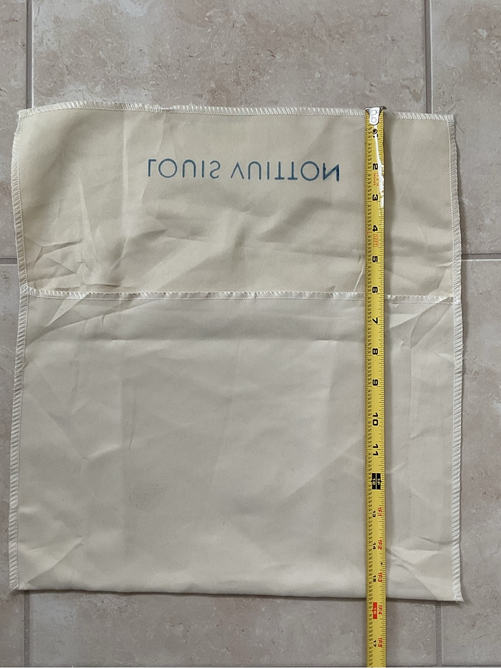 Louis Vuitton Cream Dust Bag with Navy Logo - Picture 5 of 9
